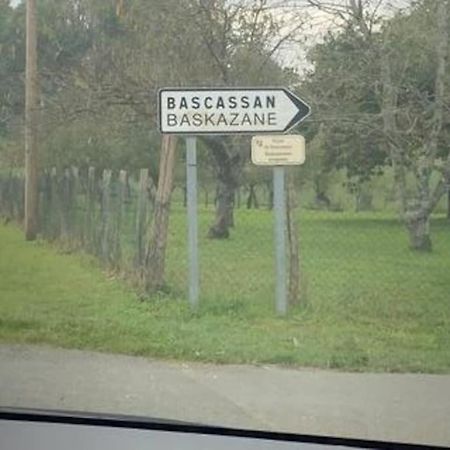 Maison Familiale Pays Basque Ahaxe-Alciette-Bascassan Bagian luar foto
