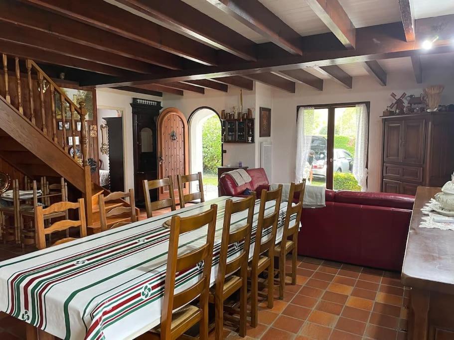 Maison Familiale Pays Basque Ahaxe-Alciette-Bascassan Bagian luar foto